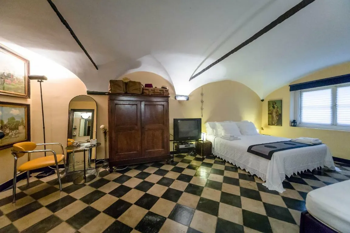 F&M Home Downtown Janov Penzion